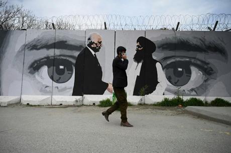 Proses Perdamaian Afghanistan Berisiko Runtuh Ketika Kekerasan Berkobar Tak Terkendali
